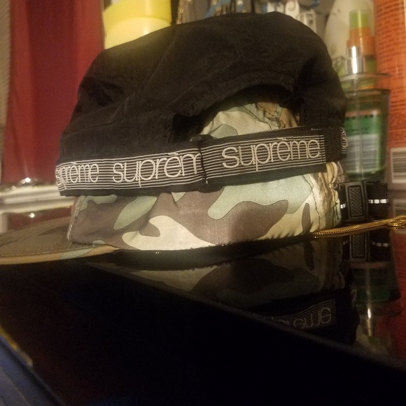 Supreme hats. Lightly worn. 9/10 - Picture 3 of 3